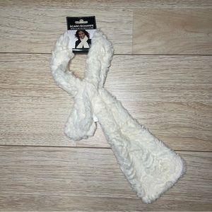 NWT Small Cream Neck Scarf